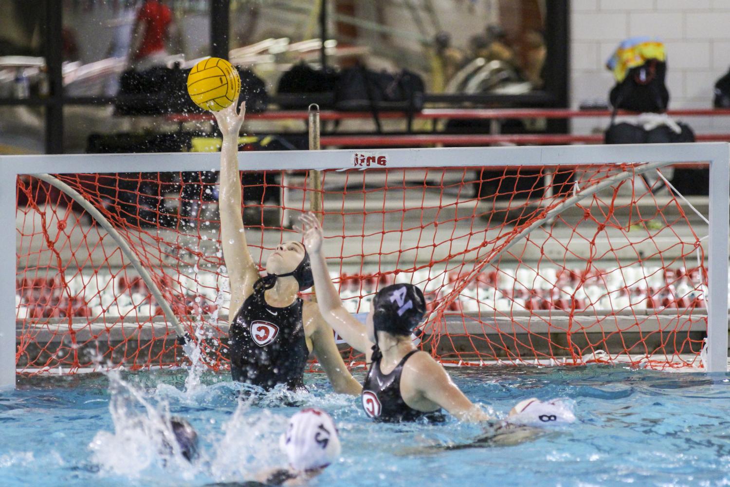 <a href='http://cir.zhaican.net'>博彩网址大全</a> student athletes compete in a water polo tournament on campus.